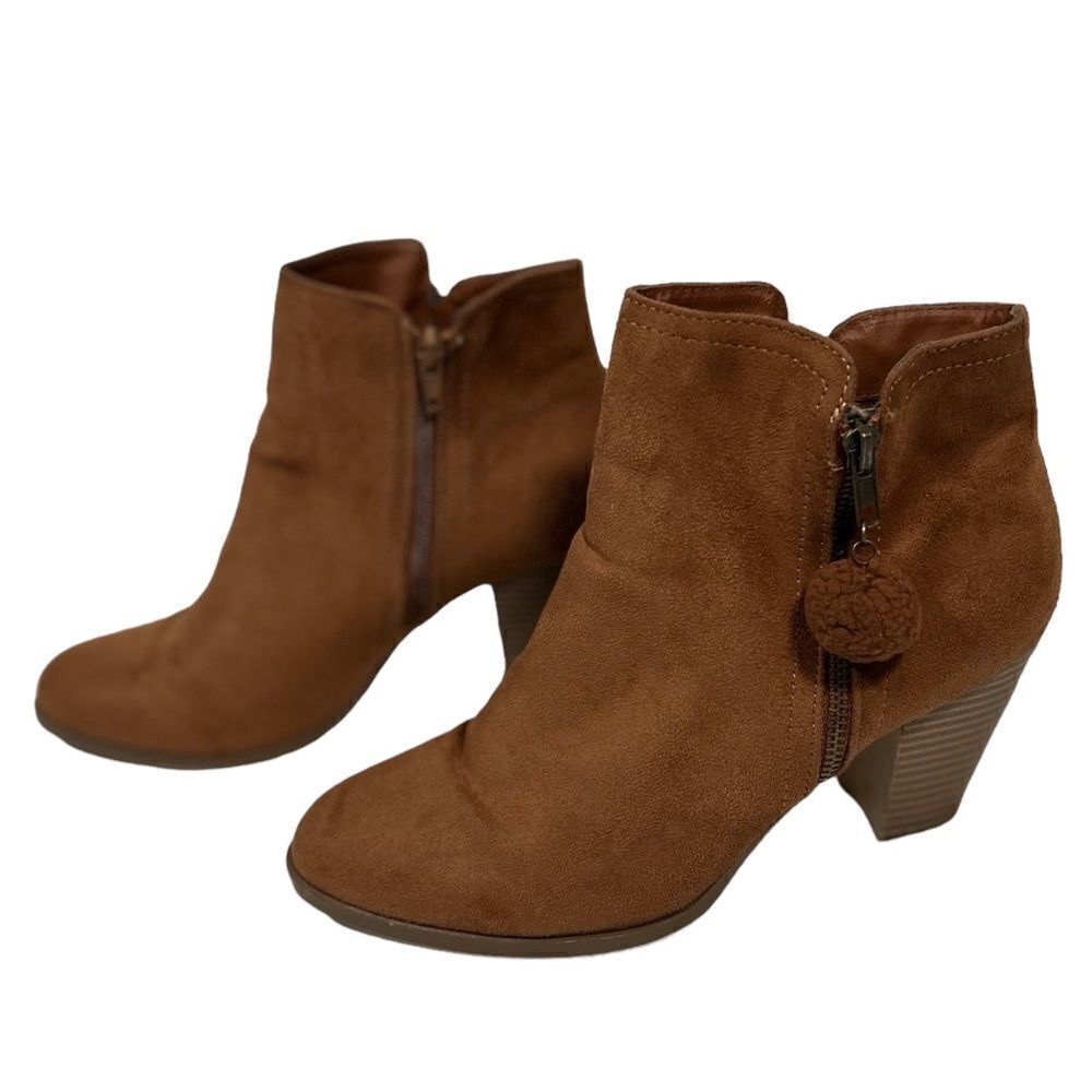 Rouge! Cute Brown Ankle Booties with Chunky  Heel Fall Spring Puff Ball 8.5
